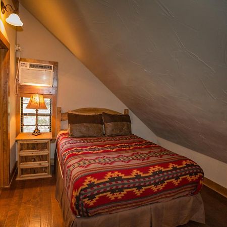 Hotel NRS Event Center&Guest Ranch à Decatur Extérieur photo