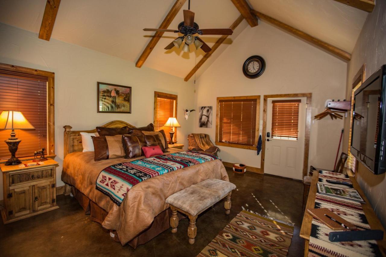 Hotel NRS Event Center&Guest Ranch à Decatur Extérieur photo